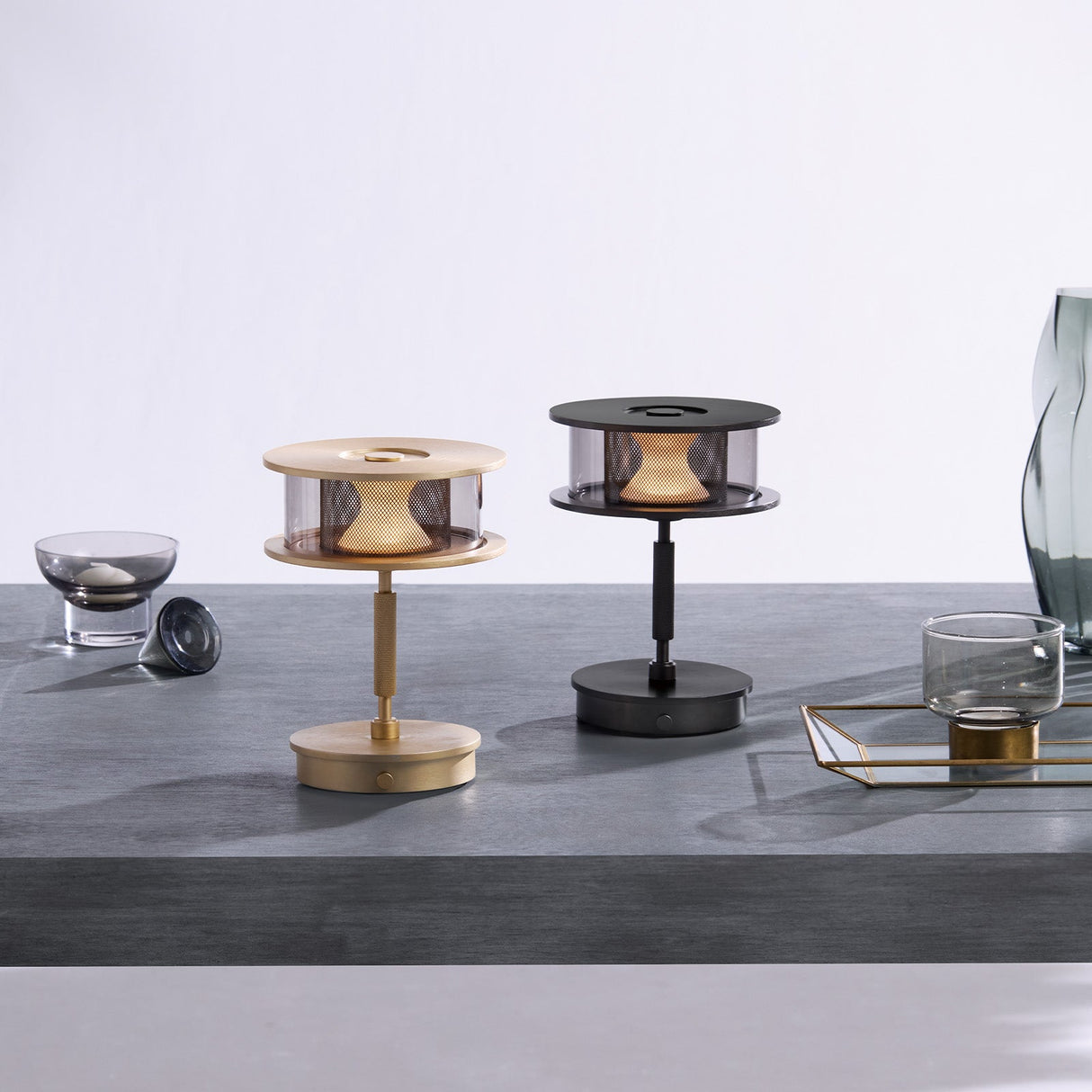 テーブルランプ Nocturne LED-table lamp 充電タイプのポータブルLED照明