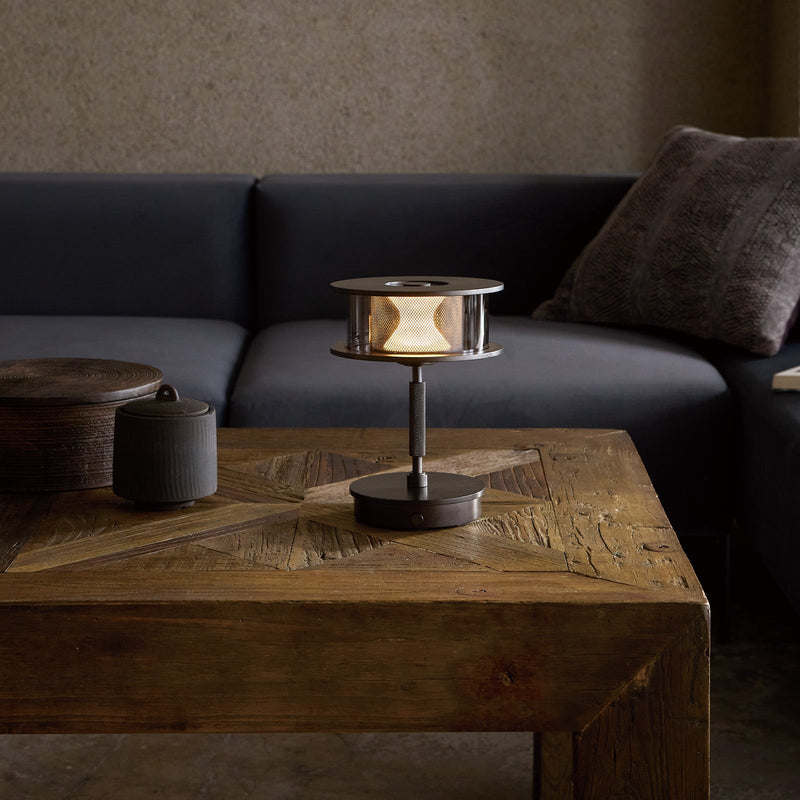 テーブルランプ Nocturne LED-table lamp 充電タイプのポータブルLED照明
