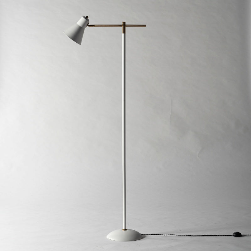 フロアライト 調整自在のシェードで手元も空間も美しく照らす照明