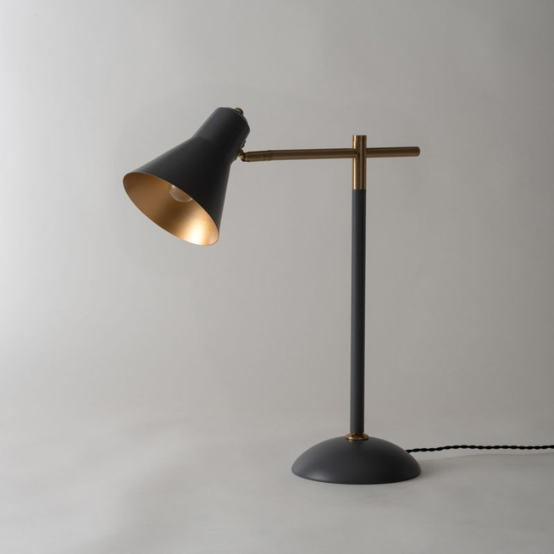 テーブルライト シンプルモダンなデザインで空間をおしゃれに演出