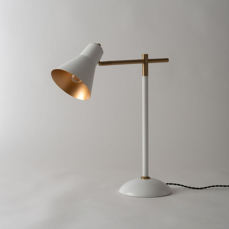 テーブルライト シンプルモダンなデザインで空間をおしゃれに演出