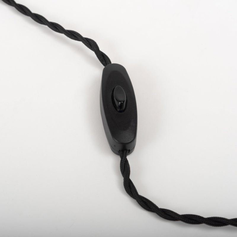 テーブルライト クロームメッキ仕上げの艶感が魅力。コンパクトで実用的