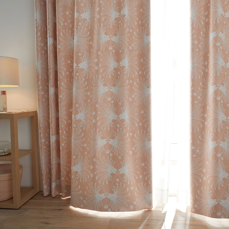 【サイズオーダー】ガーベラの花が交差したパターンが北欧テイストのデザイン遮光2級カーテン 1枚入り