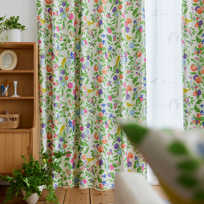 【サイズオーダー】小鳥が木の実をついばむ姿に癒されるデザイン遮光2級カーテン 1枚入り