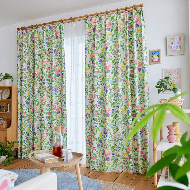 【サイズオーダー】小鳥が木の実をついばむ姿に癒されるデザイン遮光2級カーテン 1枚入り