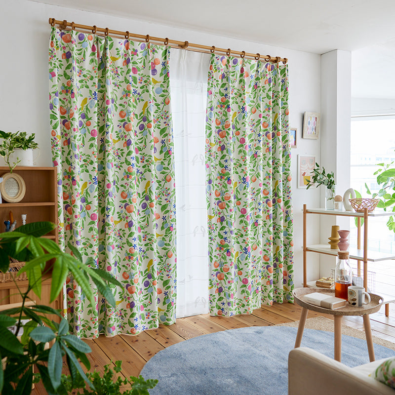 【サイズオーダー】小鳥が木の実をついばむ姿に癒されるデザイン遮光2級カーテン 1枚入り