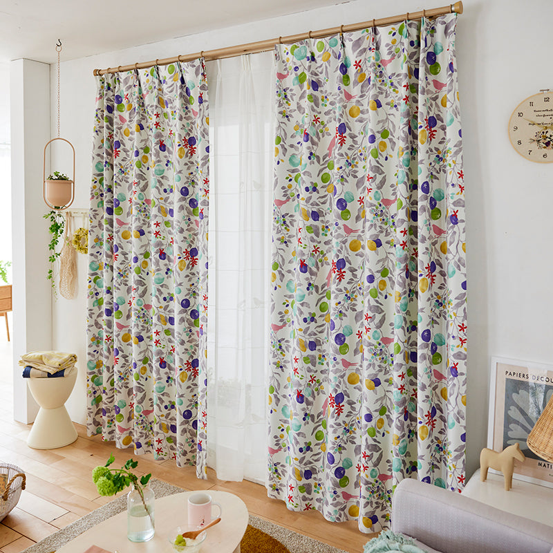 【サイズオーダー】小鳥が木の実をついばむ姿に癒されるデザイン遮光2級カーテン 1枚入り