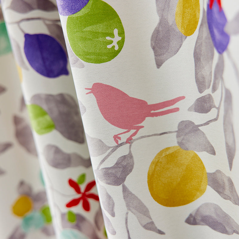 【サイズオーダー】小鳥が木の実をついばむ姿に癒されるデザイン遮光2級カーテン 1枚入り