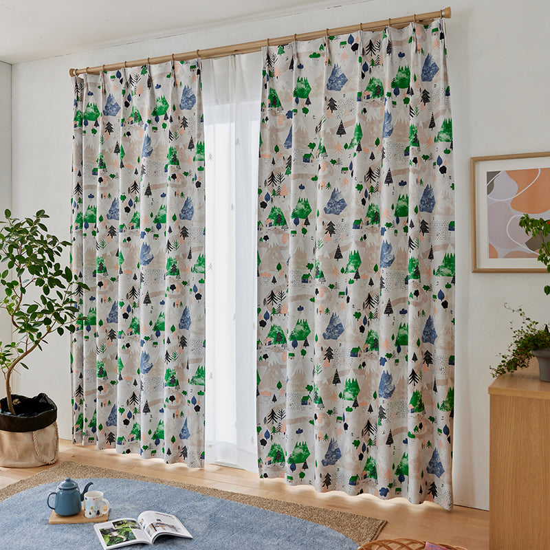 【サイズオーダー】スキーを楽しむ人々や山で暮らすイエティを描いた北欧デザイン遮光3級カーテン 1枚入り