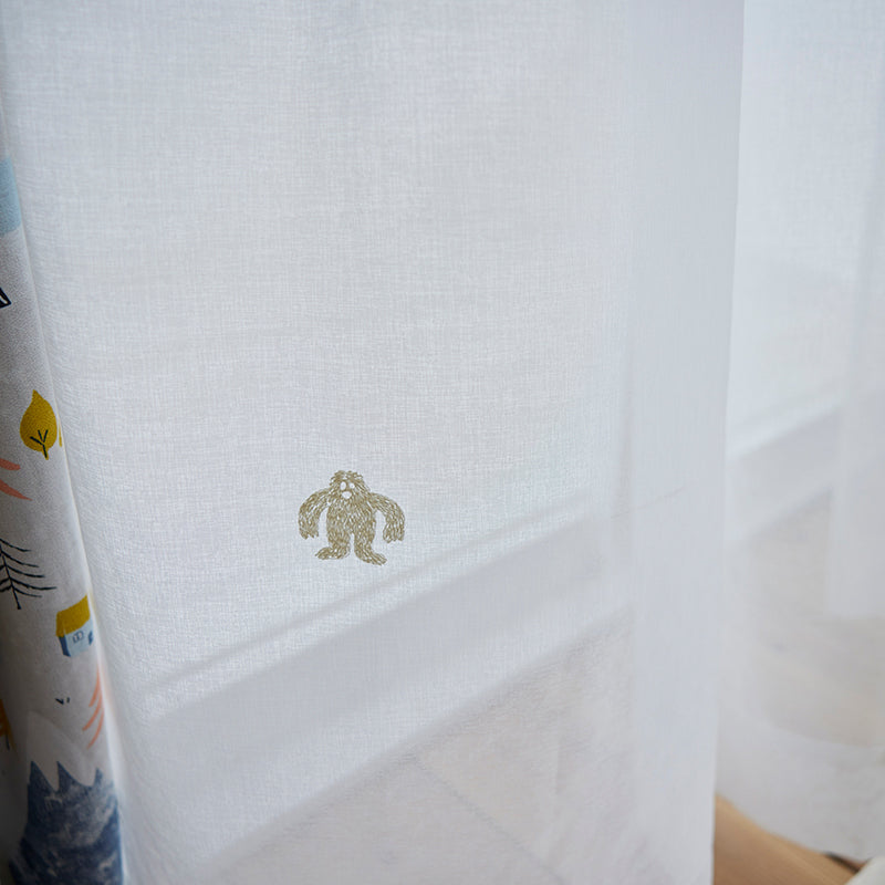 【サイズオーダー】針葉樹とユキヤマで暮らすイエティがモチーフのレースカーテン 1枚入り