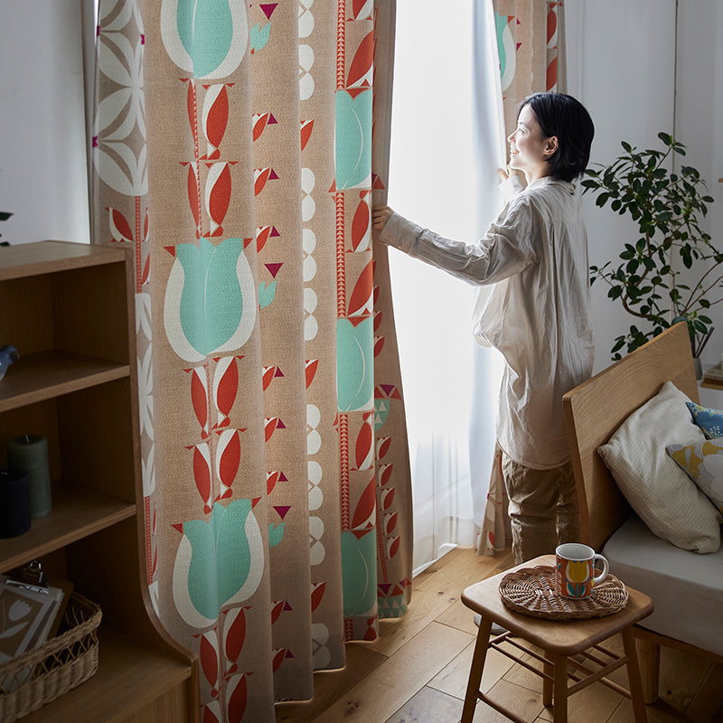 【サイズオーダー】チューリップ柄にペンギンが隠れている可愛いデザイン遮光3級カーテン 1枚入り