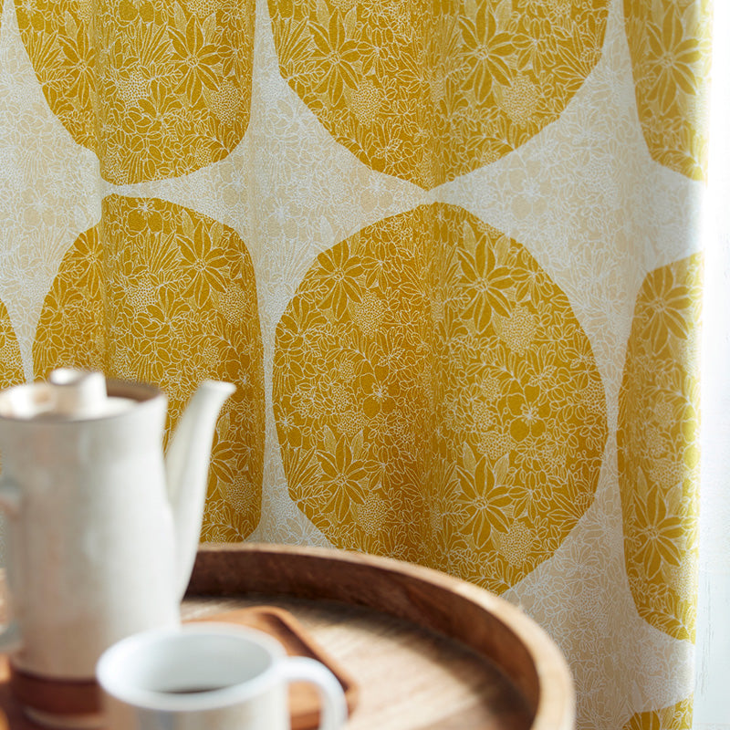 【サイズオーダー】キャッチーなビッグドット柄に植物を描いた優しい印象の遮光カーテン 1枚入り