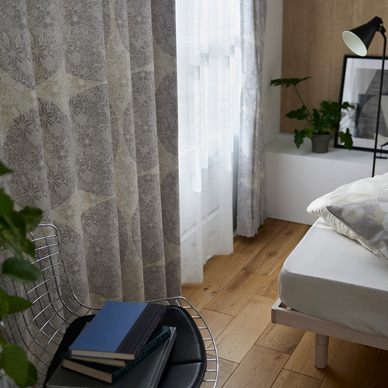 【サイズオーダー】キャッチーなビッグドット柄に植物を描いた優しい印象の遮光カーテン 1枚入り