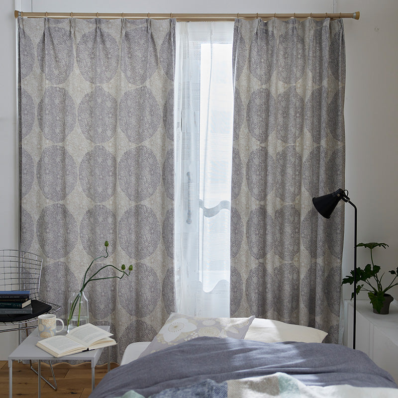 【サイズオーダー】キャッチーなビッグドット柄に植物を描いた優しい印象の遮光カーテン 1枚入り