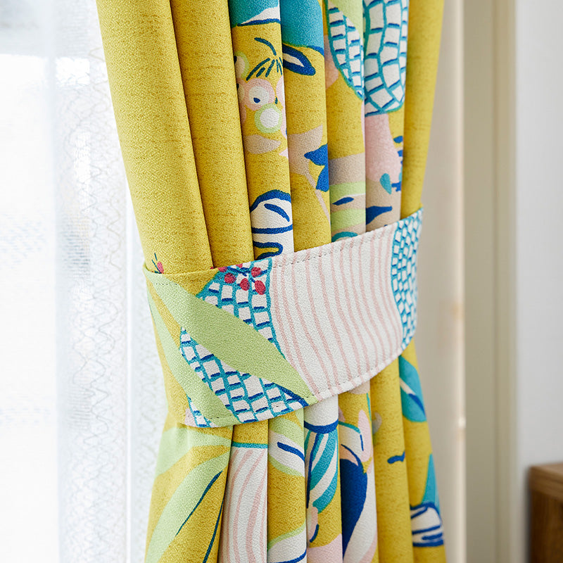 【サイズオーダー】アルマジロが歩いているかのようなデザインの遮光カーテン 1枚入り