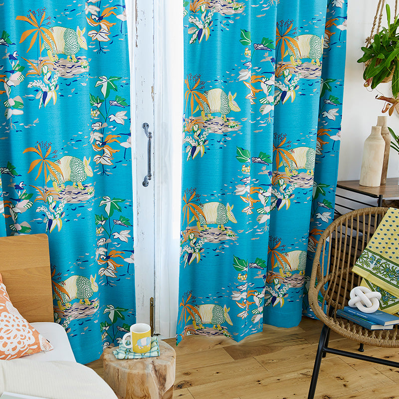 【サイズオーダー】アルマジロが歩いているかのようなデザインの遮光カーテン 1枚入り