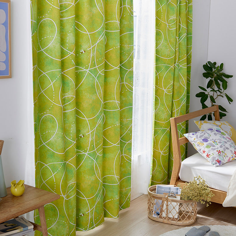 【サイズオーダー】水彩調の花畑で飛び回る愛らしいミツバチの遮光カーテン 1枚入り