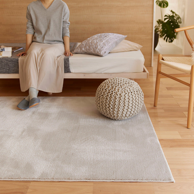 上品な光沢が高級感を演出するおしゃれな防炎&消臭ラグ ハクラグ