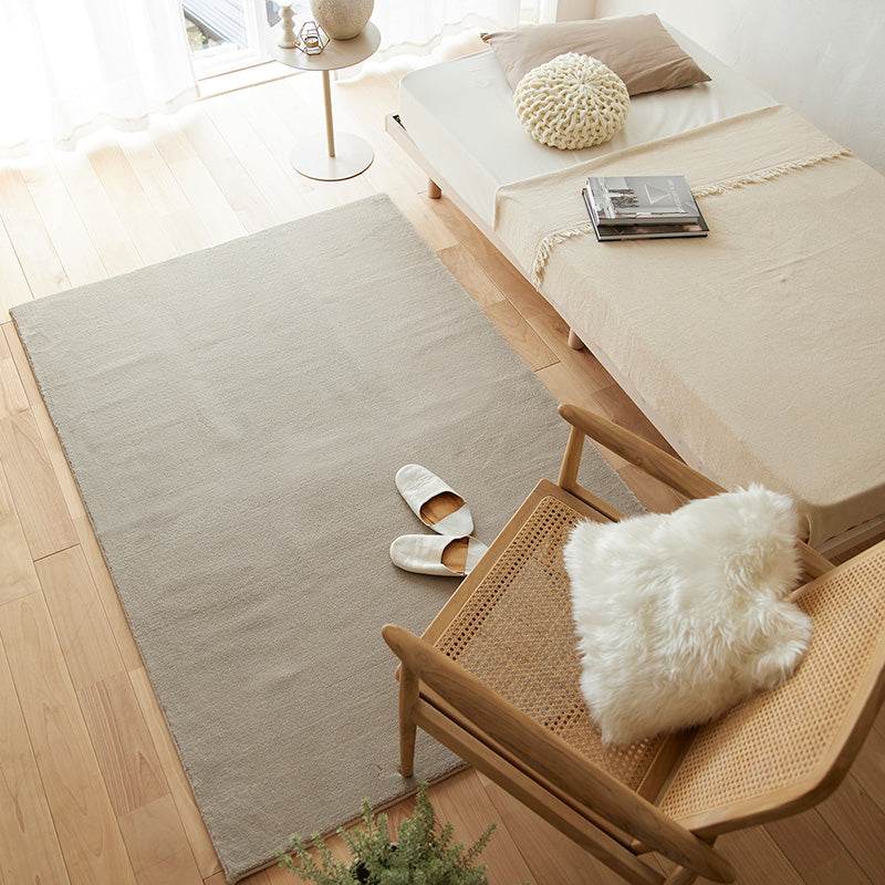 上品な光沢が高級感を演出するおしゃれな防炎&消臭ラグ ハクラグ