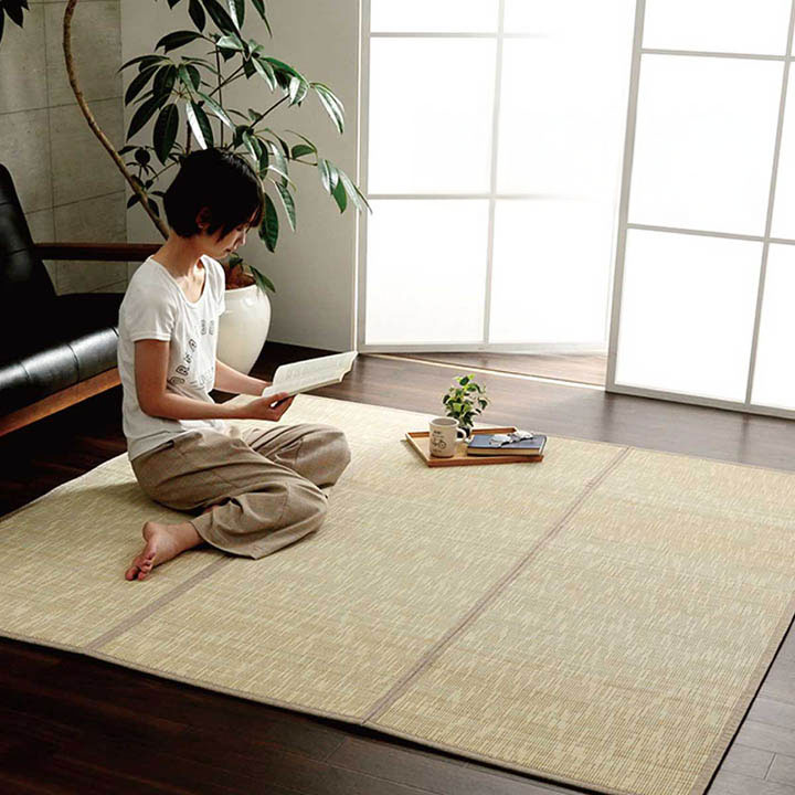 シンプルなデザインで年間使用しやすいバンブーラグ ルクス