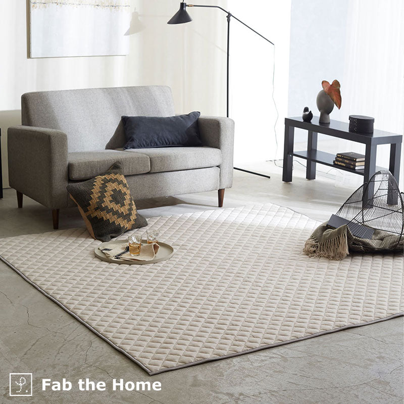 杢糸と無地糸をジャカード編機でヘリンボーンに編み上げたニットファブリックラグ【Fab the Home】