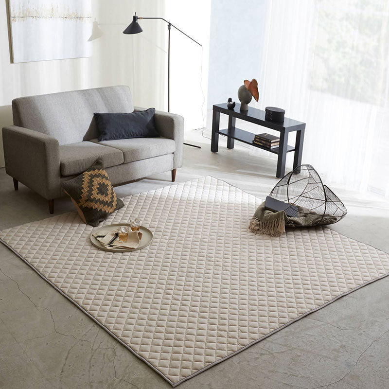 杢糸と無地糸をジャカード編機でヘリンボーンに編み上げたニットファブリックラグ【Fab the Home】