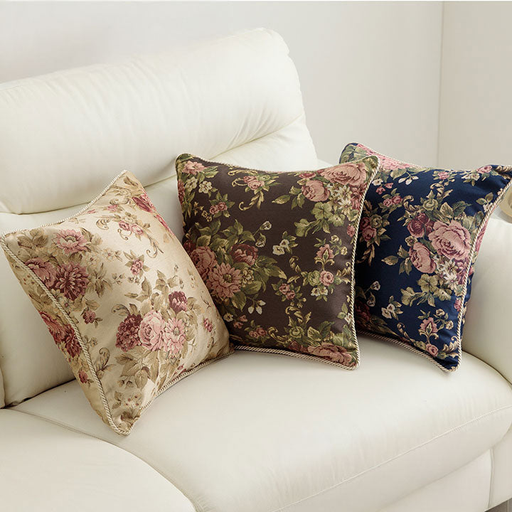 エレガントな柄をジャガード織りで織り上げた高級感のあるセアテクッション オリビア セアテ