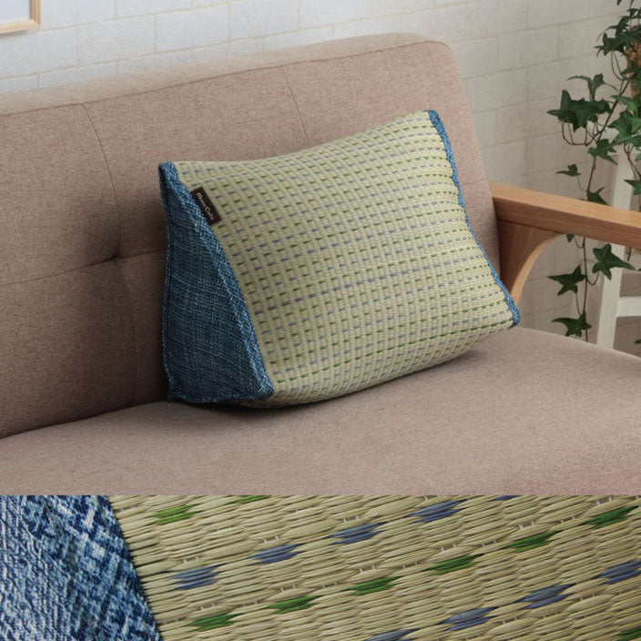 すっきりとしたドット柄のおしゃれなクッション