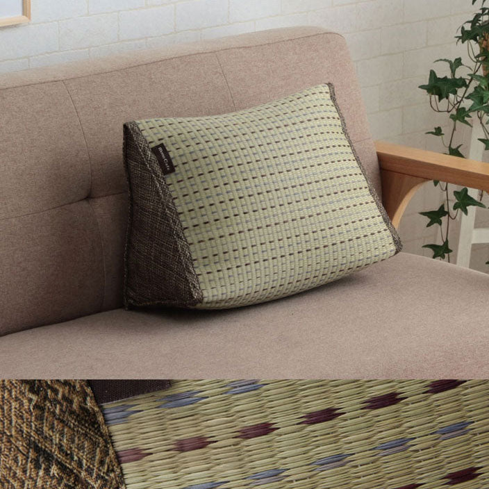 すっきりとしたドット柄のおしゃれなクッション