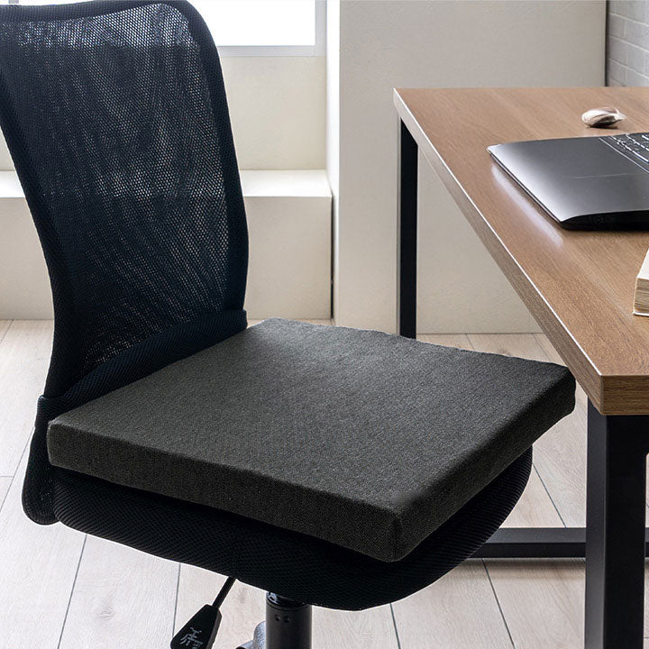 デスクワークでの不満を解消できるクッション フィース