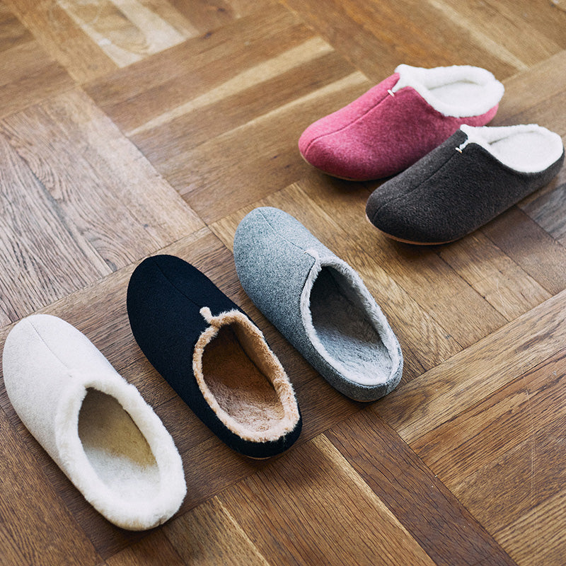 柔らかなカラーとボアで寒い日に素足でも履ける room's Sheep ルームズシープ