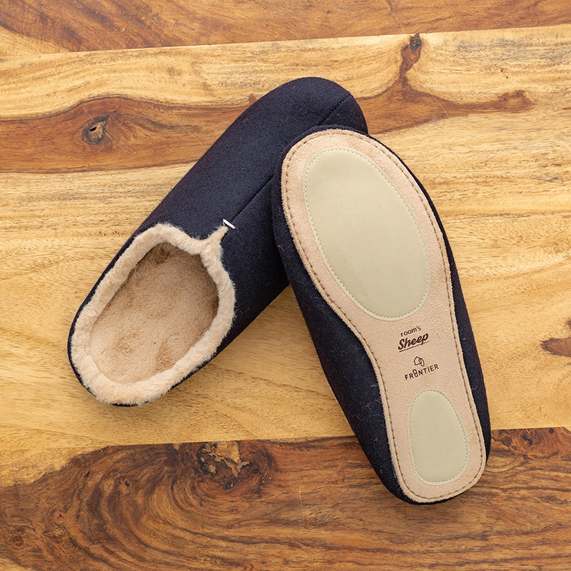 柔らかなカラーとボアで寒い日に素足でも履ける room's Sheep ルームズシープ