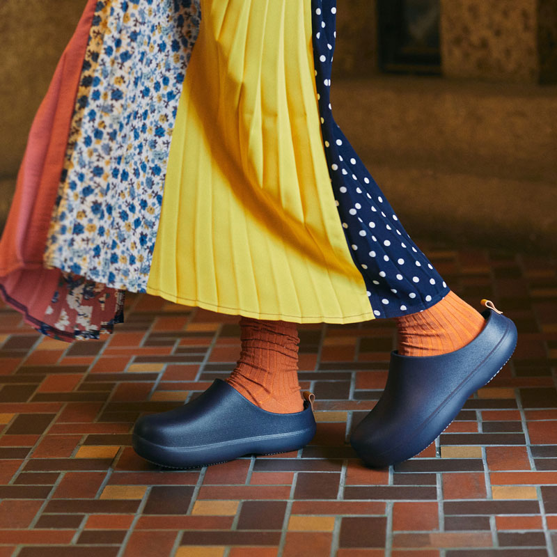 bi×sole バイソール シンプルなデザインで街にも溶け込む都会の「ツッカケ」サンダル