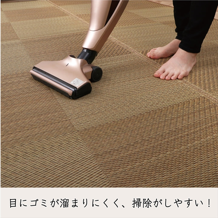 市松柄で洋室や和室にも敷きやすいデザインのい草ラグ 上敷き