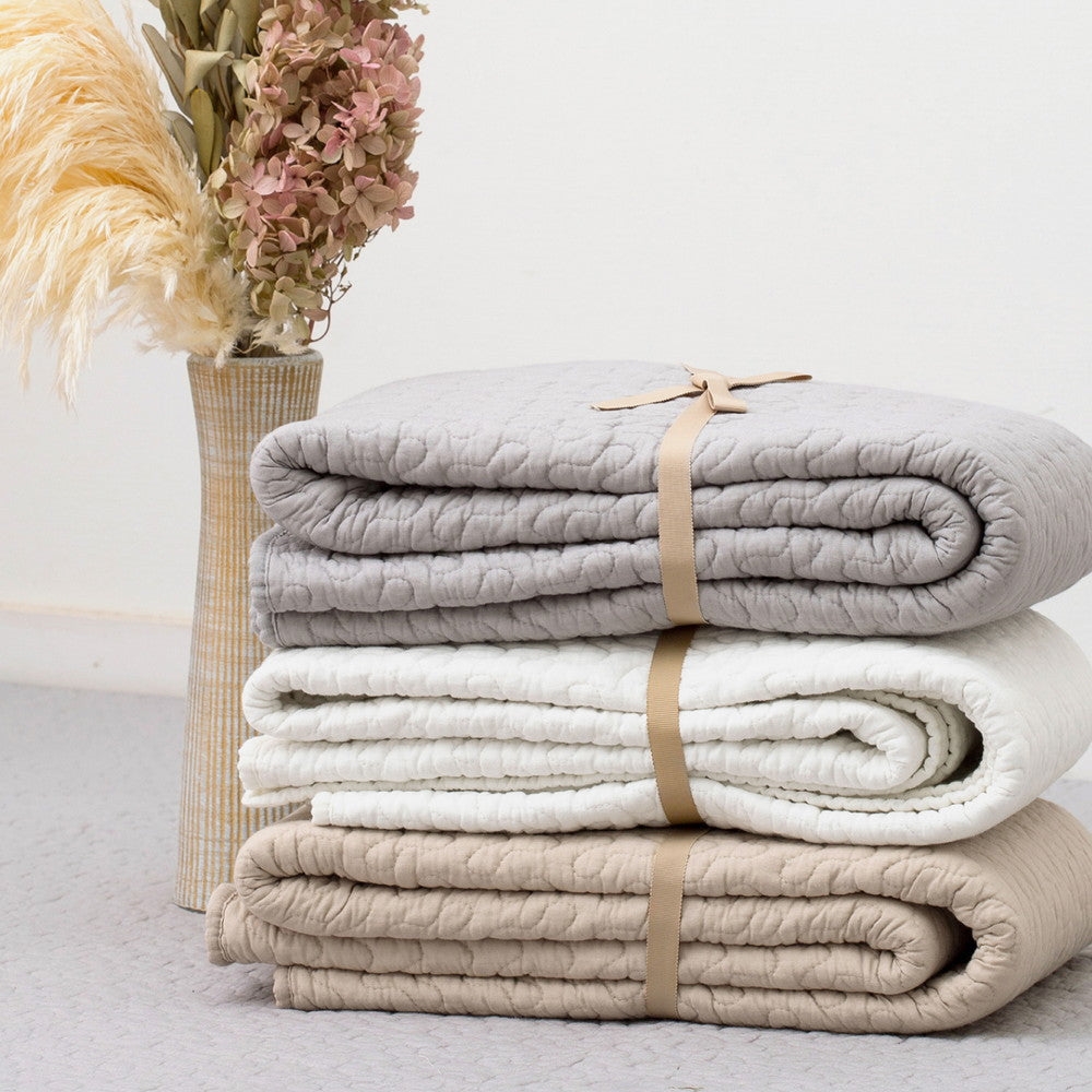 綿100%の洗えるラグ マルチカバーやベッドカバーとしても使えるイブル デコール