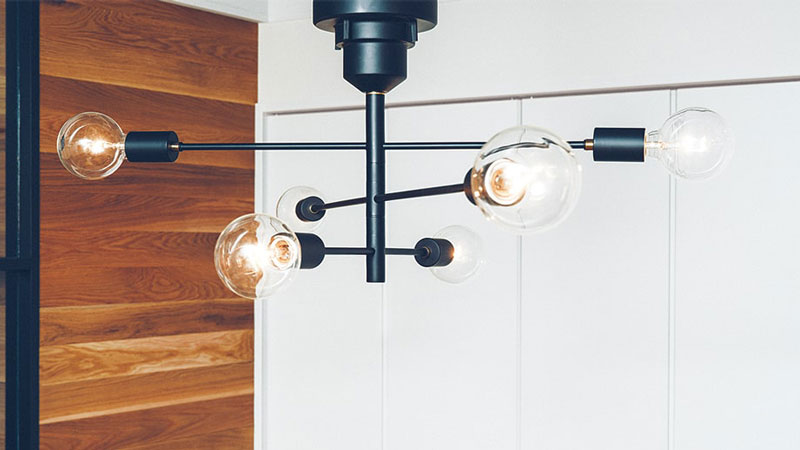 シーリングライト Astre - アストル 長さの異なる3本のアームで自由なスタイリング