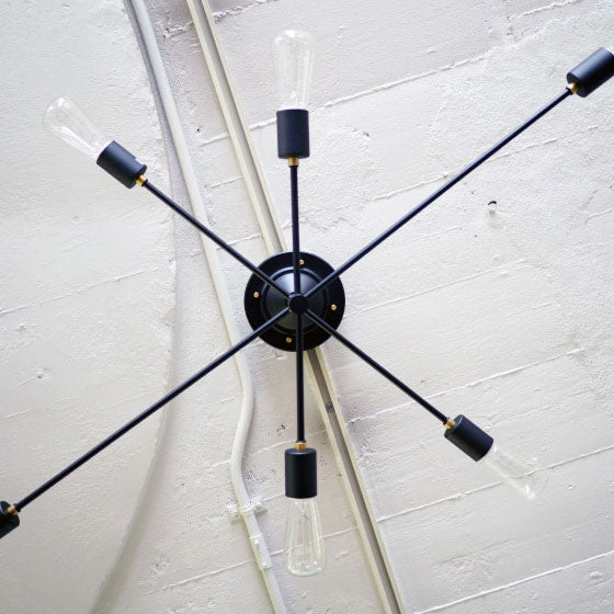 シーリングライト Astre - アストル 長さの異なる3本のアームで自由なスタイリング