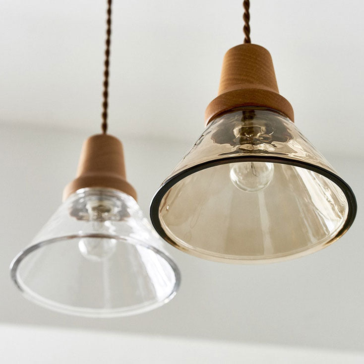 ペンダントライト Berka - ベルカ ガラスとウッドを合わせたハンドベルのようなフォルム