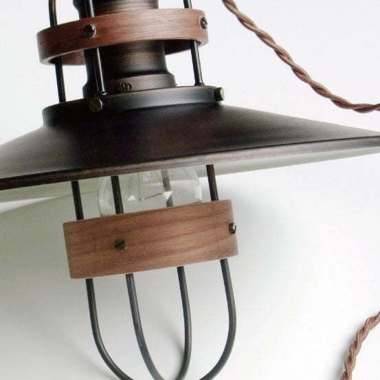 ペンダントライト Finhaut - フィノー スチールとウッドを組み合わせたノスタルジックな佇まい