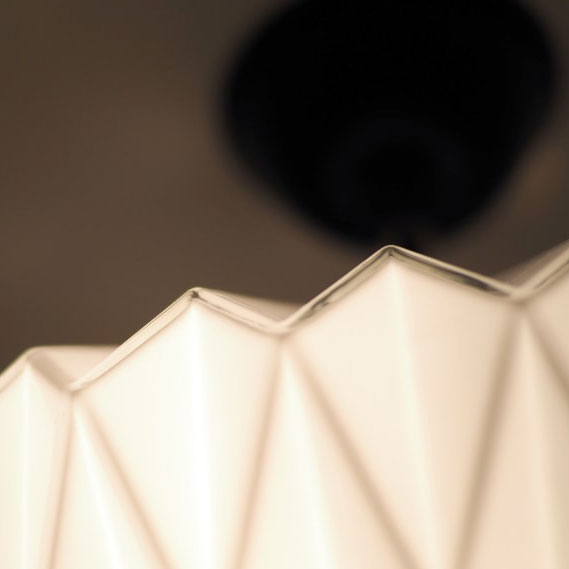 シーリングライト Olin - オリーン 折り紙のような幾何学模様が柔らかで繊細な光を放つ