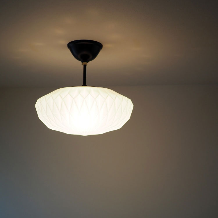 シーリングライト Olin - オリーン 折り紙のような幾何学模様が柔らかで繊細な光を放つ