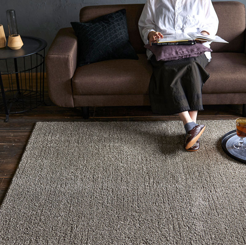 どんなお部屋にも合わせやすい洗える無地のラグ Sol - ソル