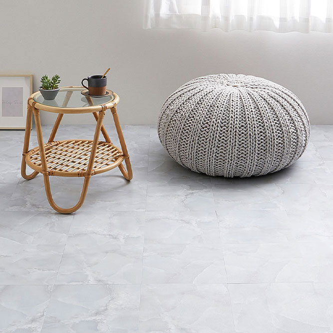 貼ってはがせるフロアタイル 木目調や大理石柄でモノトーンインテリアにぴったり 20枚組