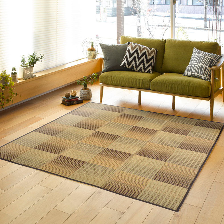 和モダンテイストのい草ラグ クレパス 中材にウレタンを約8mm入れた3層構造