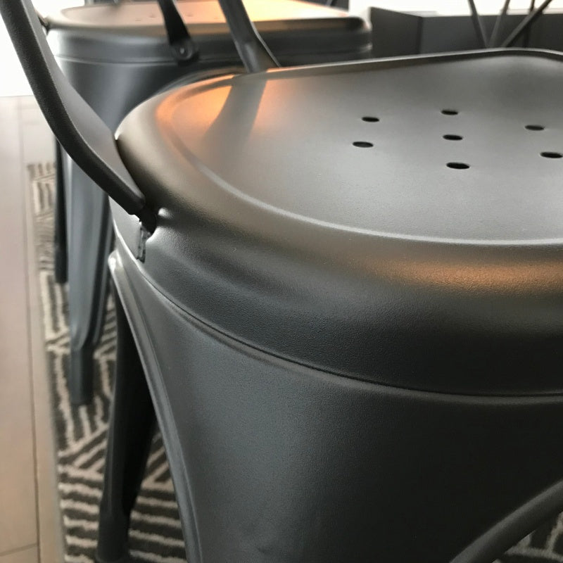 フレンチカフェスタイルのスチールチェア