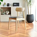 やわらかな曲線が温かみを添えるアッシュ無垢材のダイニングチェア