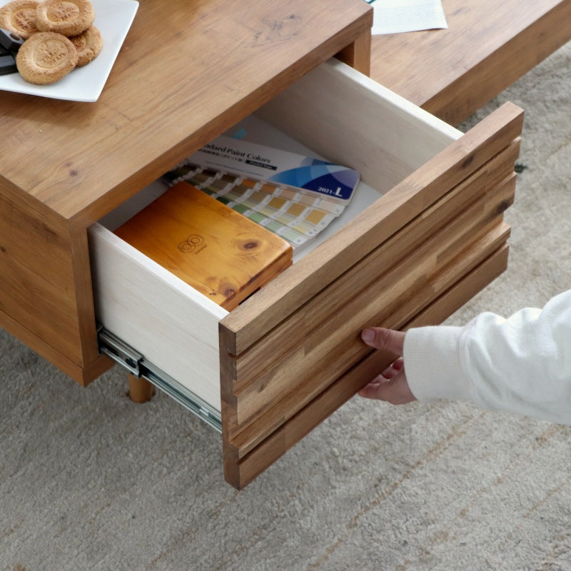 リビングテーブル 見せる収納と隠す収納でリビングすっきり 木の表情を楽しむセンターテーブル