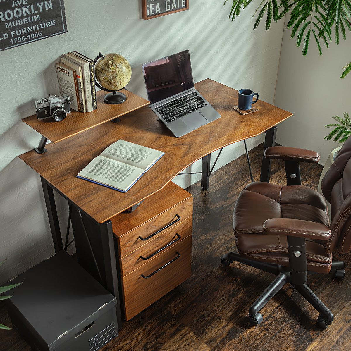 デスク 幅120cm ウォールナット×スチールで高級感ある仕事空間へ