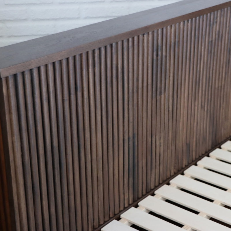 ベッドフレーム 3サイズ展開｜格子ヘッド×天然木で寝室を上質に整える シングル～ダブル