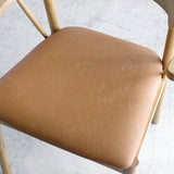 アームチェア 肘掛けをテーブルに浮かせて床掃除スムーズ 美しさと座り心地を両立した一脚 ダイニング